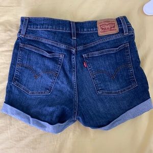 Levi’s wedgie shorts, 29. Barely worn, like new!